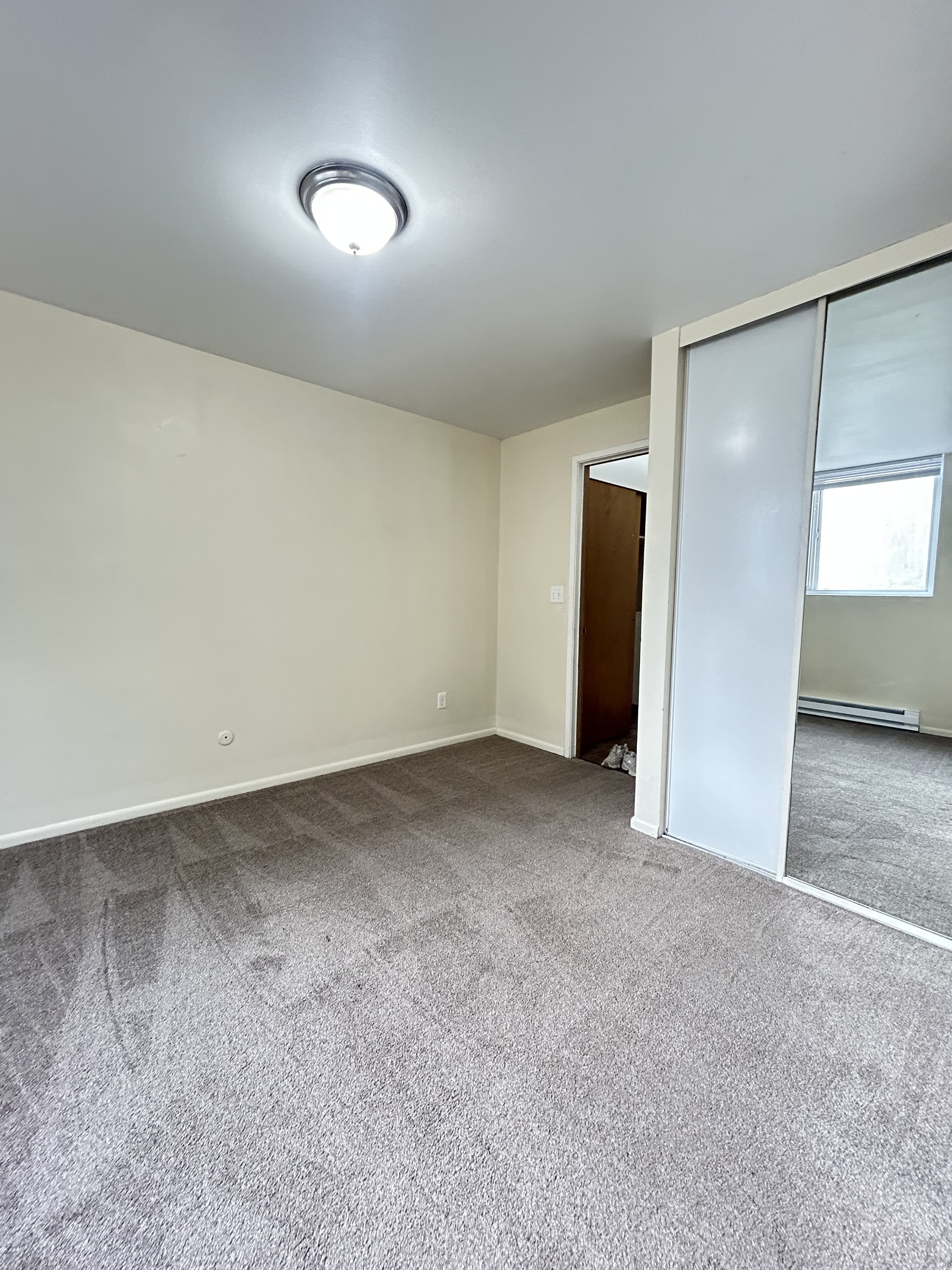 5035 15th Ave. N.E. - 108