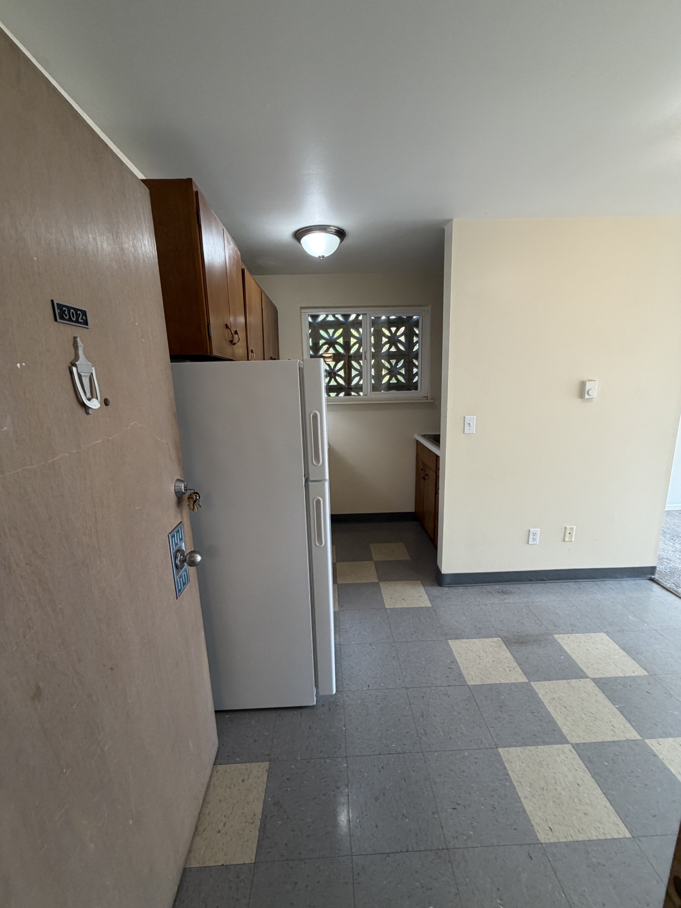 5035 15th Ave. N.E. - 302