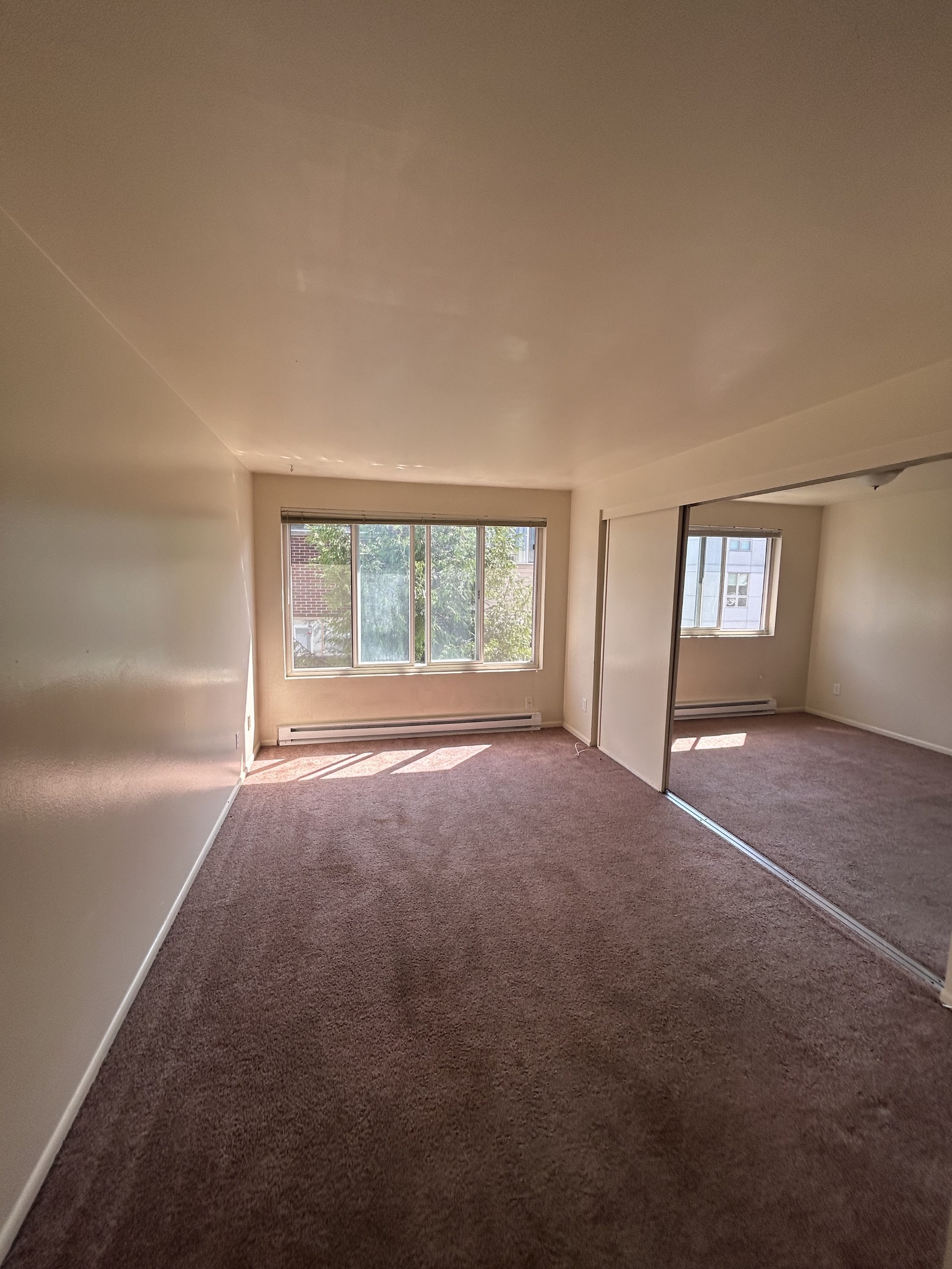 5035 15th Ave. N.E. - 208